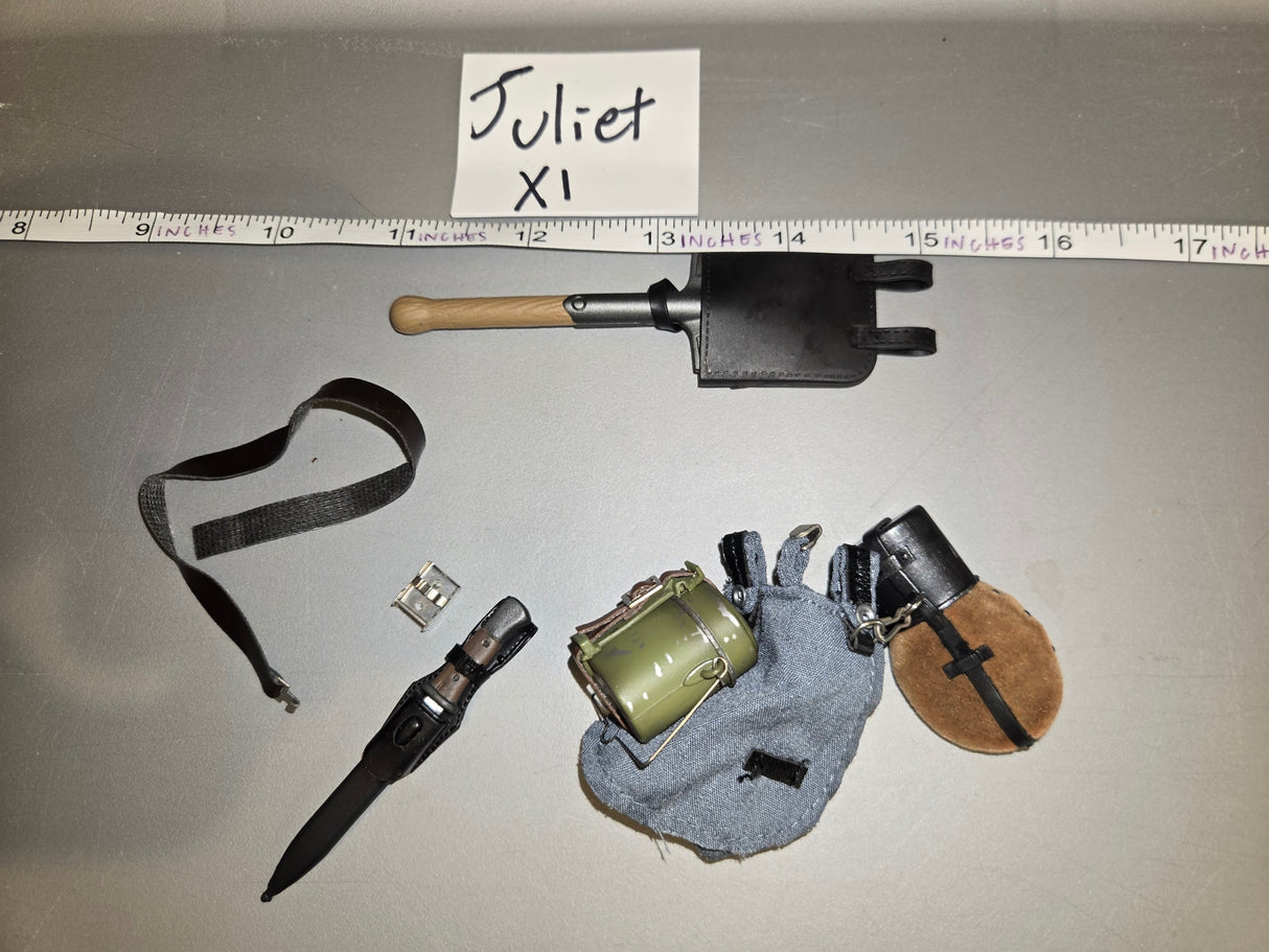 1/6 Scale WWII German Luftwaffe Fallschirmjager Field Gear Lot
