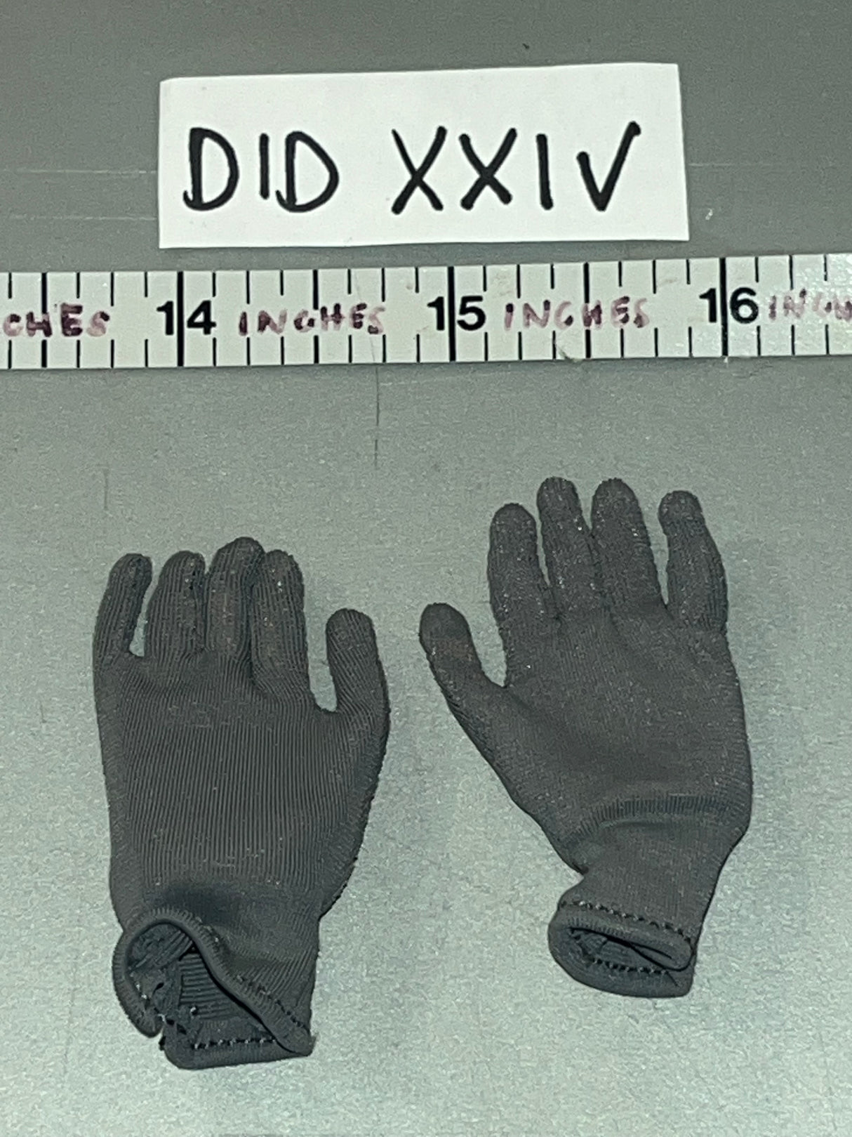 1/6 Scale WWII German Gloved Hand Set - Gloves and Hands - DID D80193 Cavalry Standard Bearer Anselm