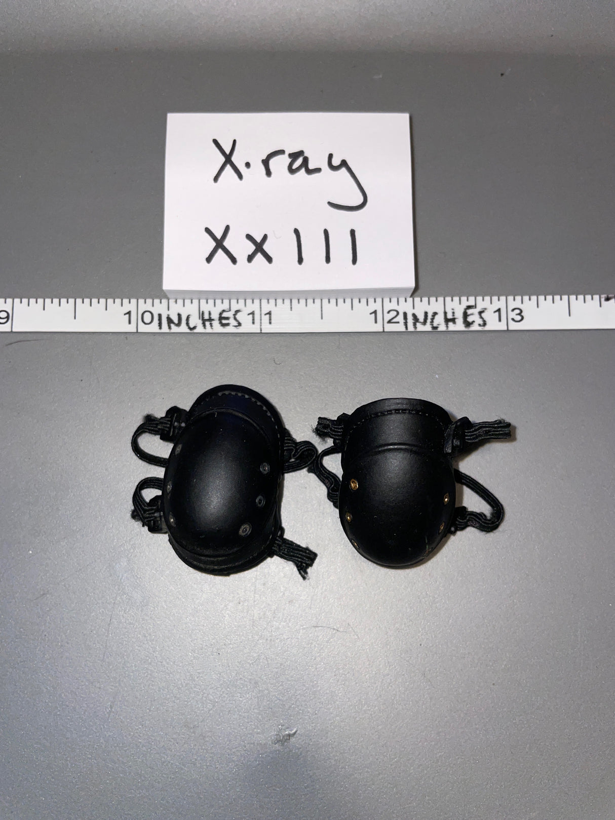1/6 Scale Modern Knee Pads