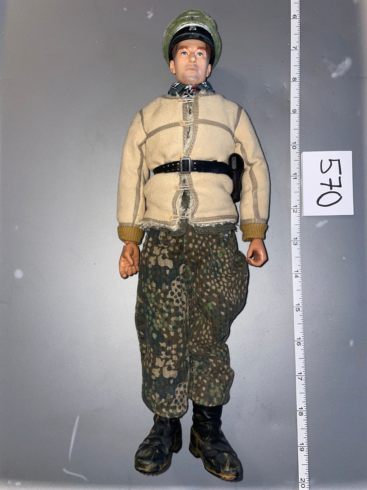 1:6 Scale WWII German Waffen Battle of Bulge Dressed Figure - Dragon