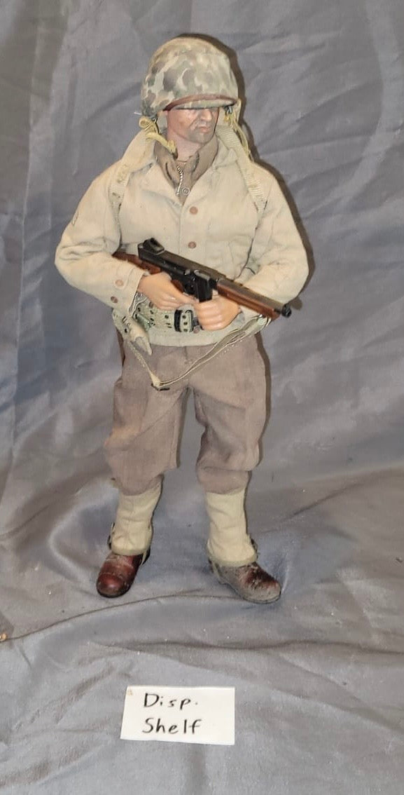 1:6 Scale WWII US Sgt Saunders  - Combat Dressed Figure - Dragon / Cyber Hobby