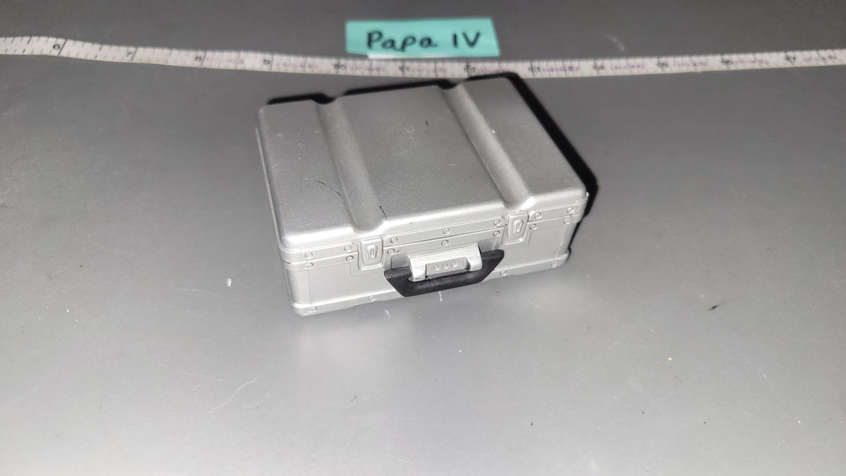1/6 Scale Modern Era Hardside Case / Suitcase - Diorama - Explosives