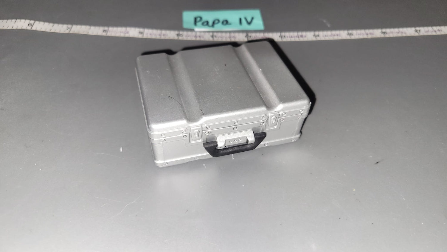 1/6 Scale Modern Era Hardside Case / Suitcase - Diorama - Explosives