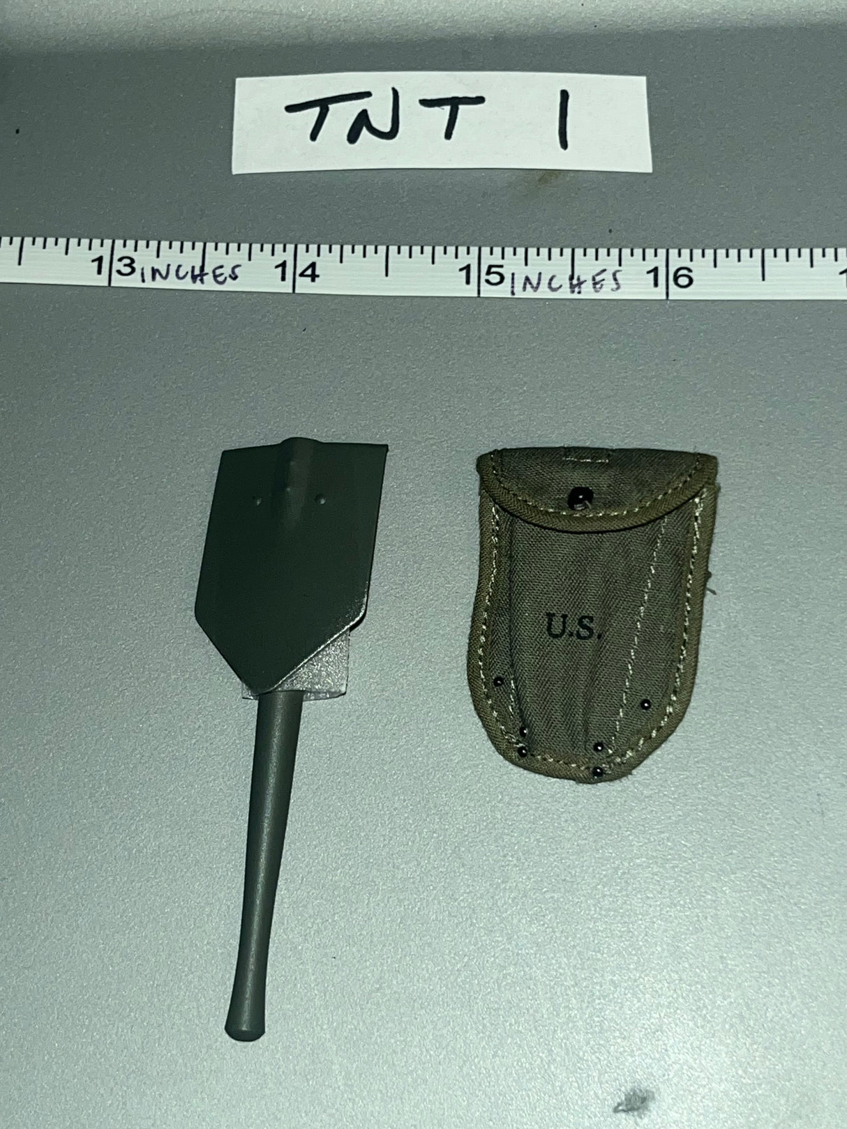 1/6 Scale WWII US Entrenching Tool - UJINDOU Normandy 2nd Armored Infantry