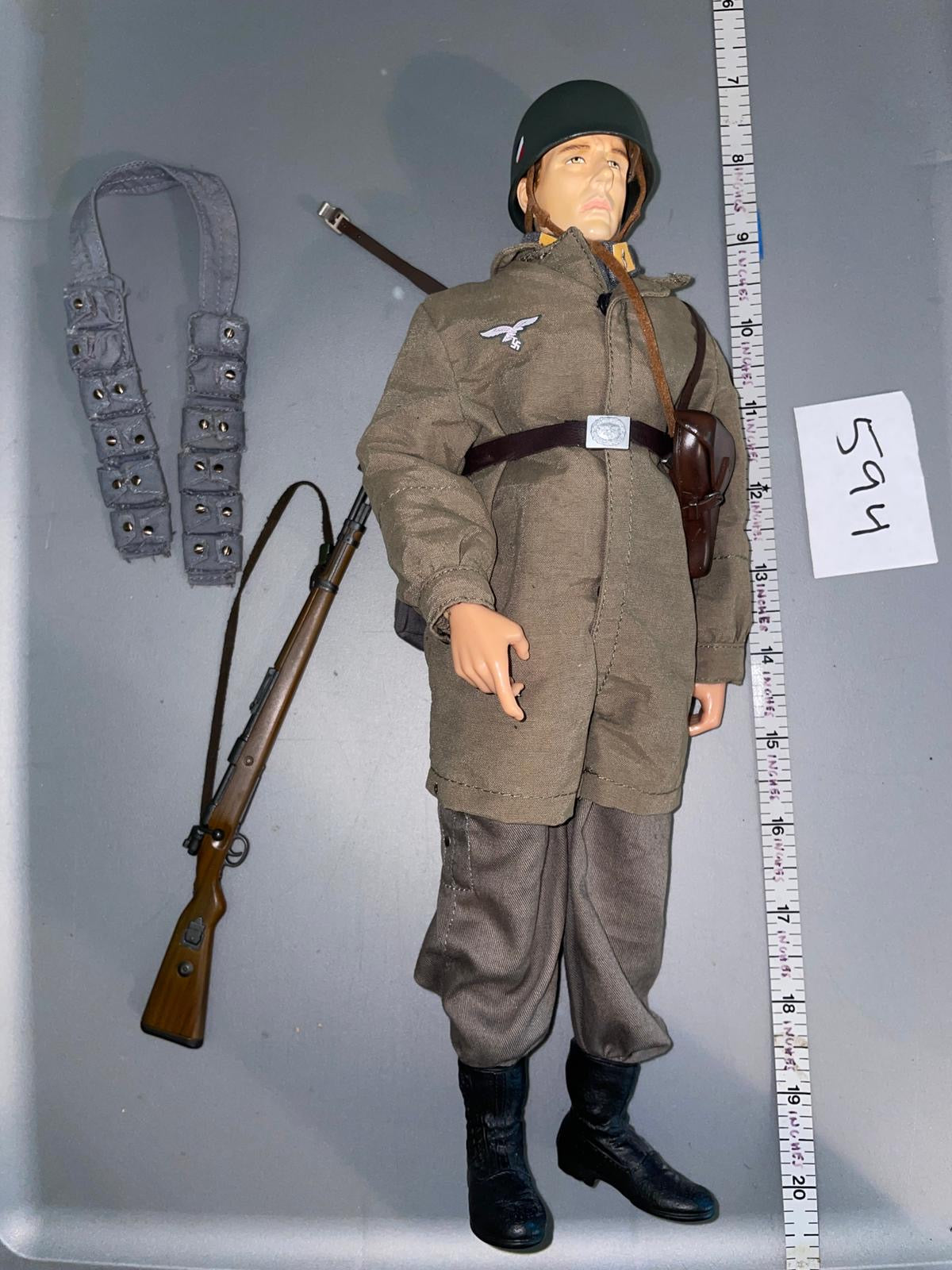 1:6 Scale WWII German Fallschirmjager Paratrooper Dressed Figure - Dragon