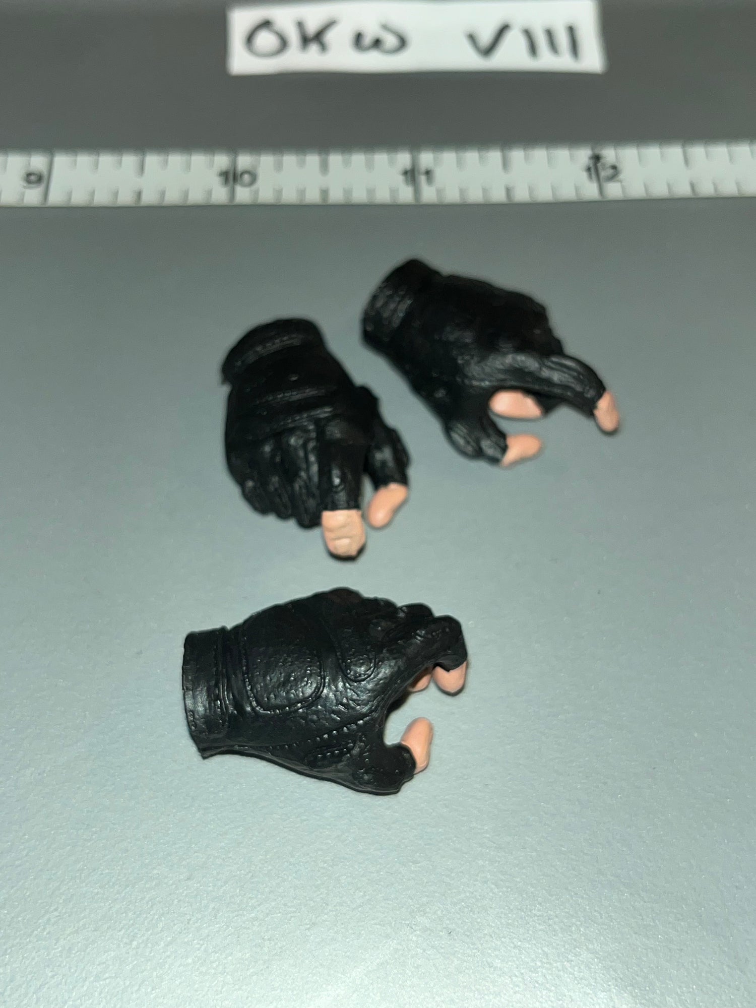 1/6 Scale Modern Russian Gloved Hands -UJINDOU TsSN FSB Alpha