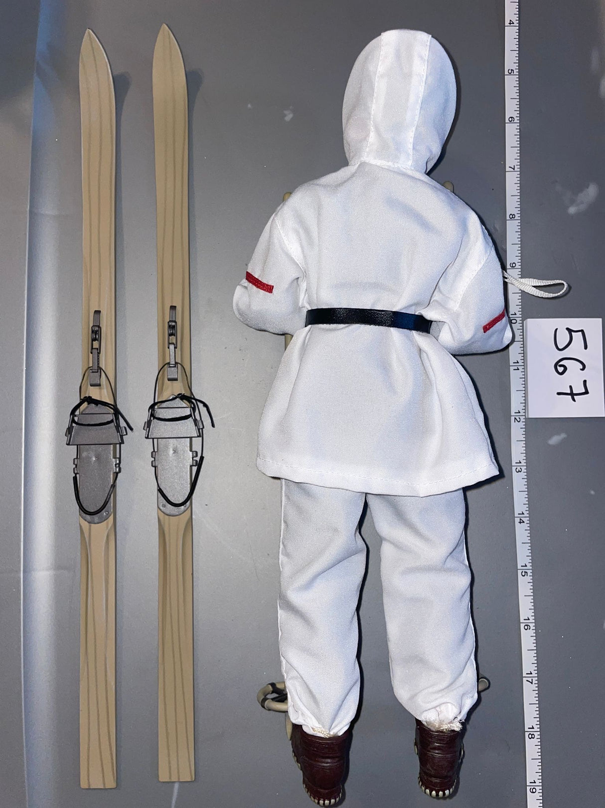 1:6 Scale WWII German Ski Tropper Dressed Figure - Dragon