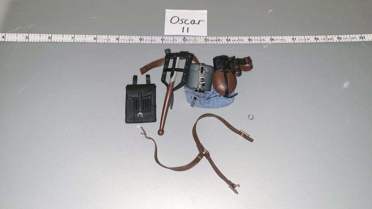 1/6 Scale WWII German Luftwaffe Fallschirmjager Field Gear Lot