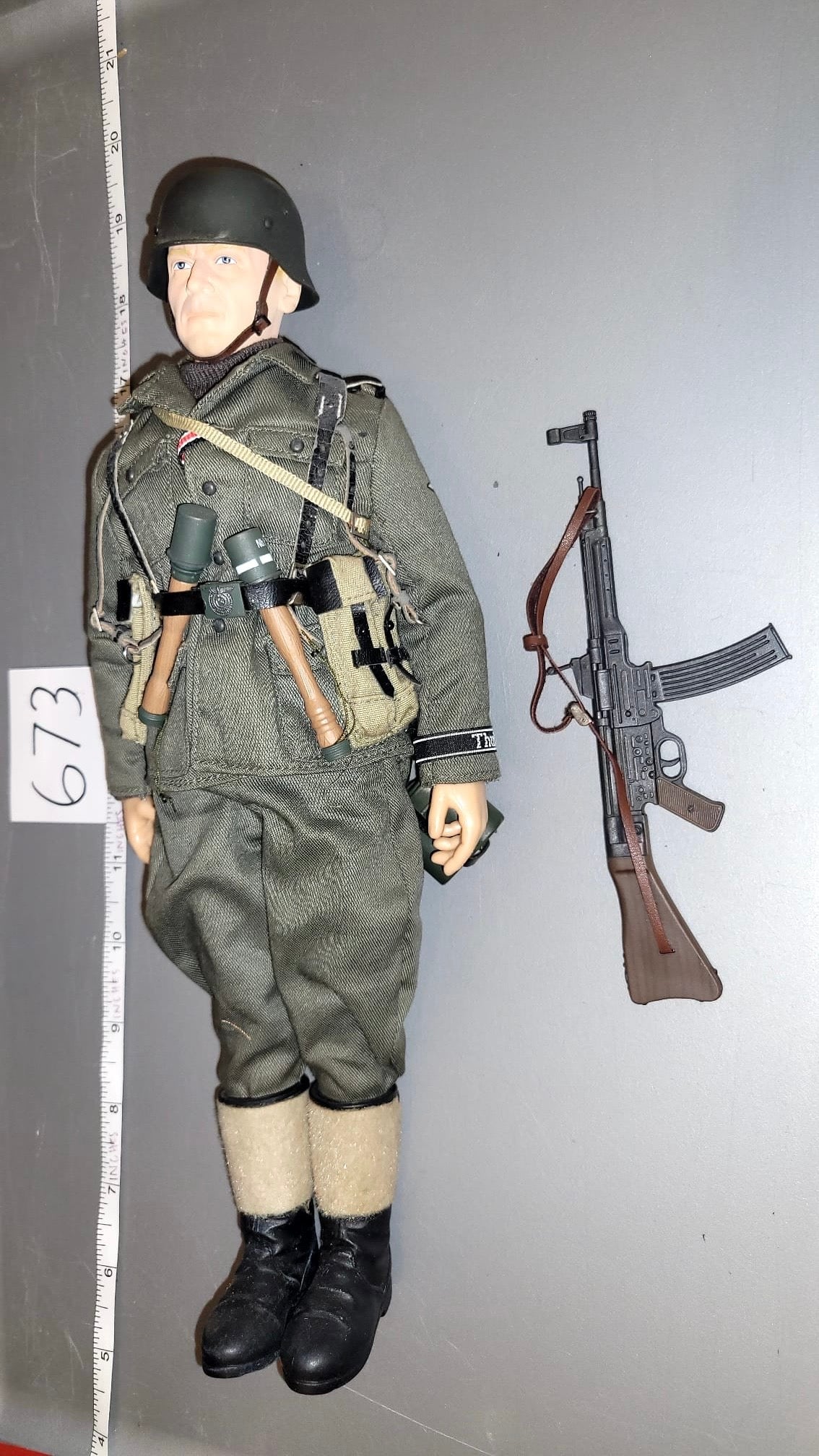 1:6 Scale WWII German Waffen Grenadier Dressed Figure - Dragon