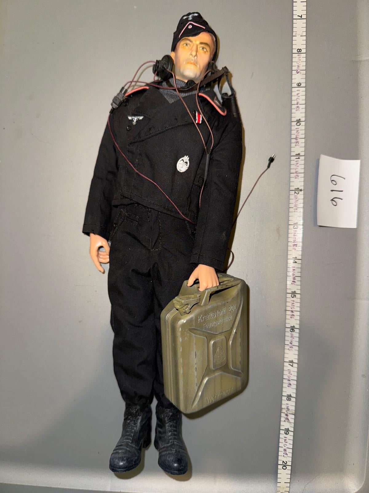 1:6 Scale WWII German Tanker Dressed Figure - Dragon