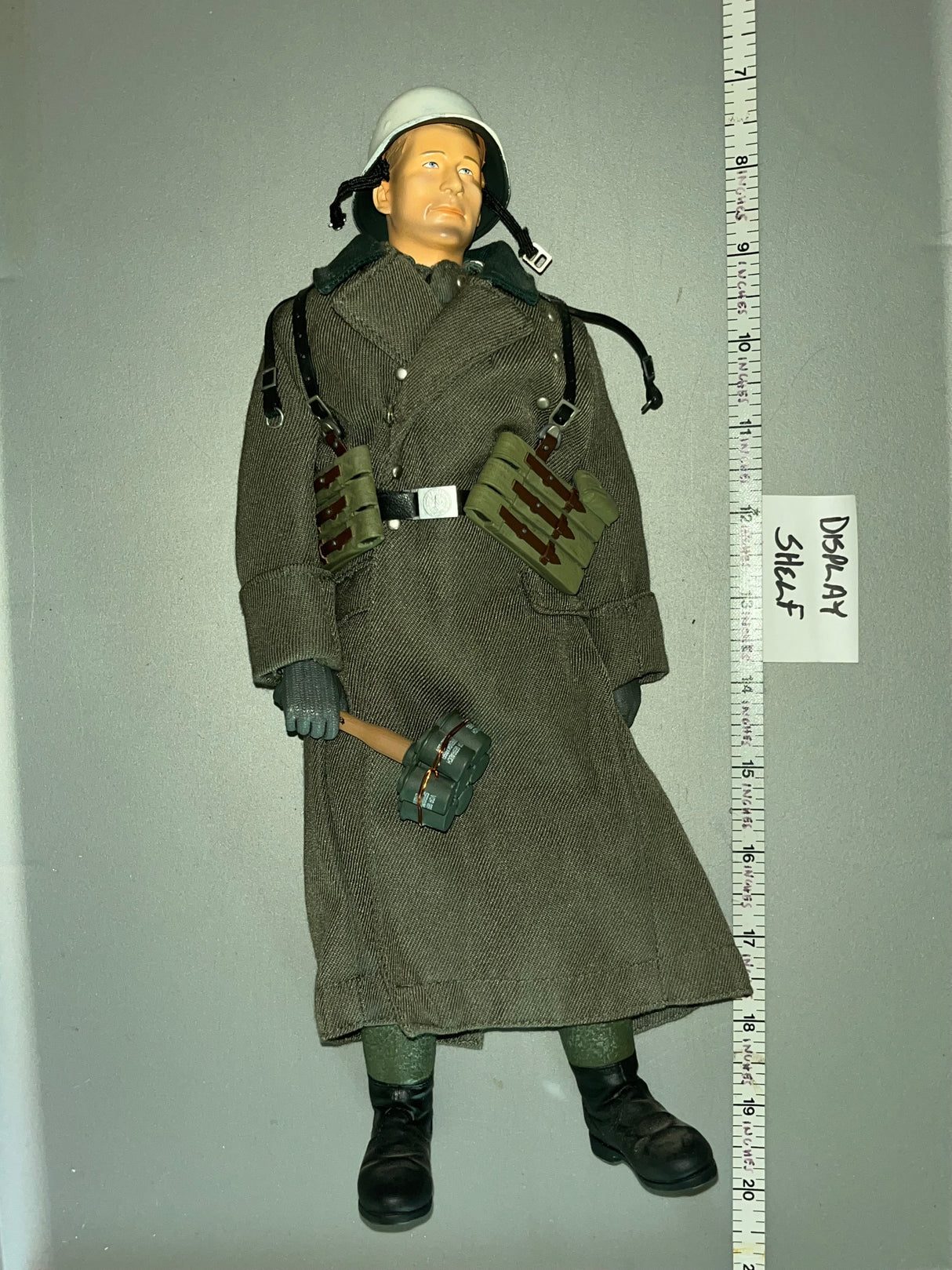 1:6 Scale WWII German Winter Infantry Figure - Dragon (*H)