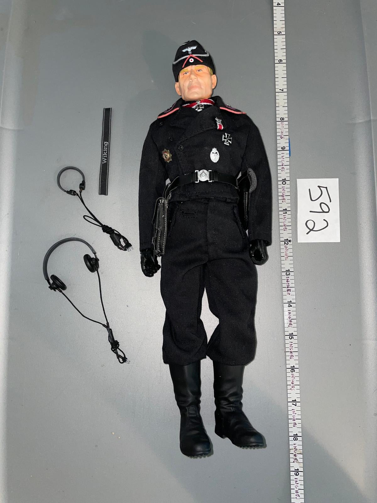 1:6 Scale WWII German Tanker Dressed Figure - Battle of Bulge Hessler - Dragon Cyber Hobby