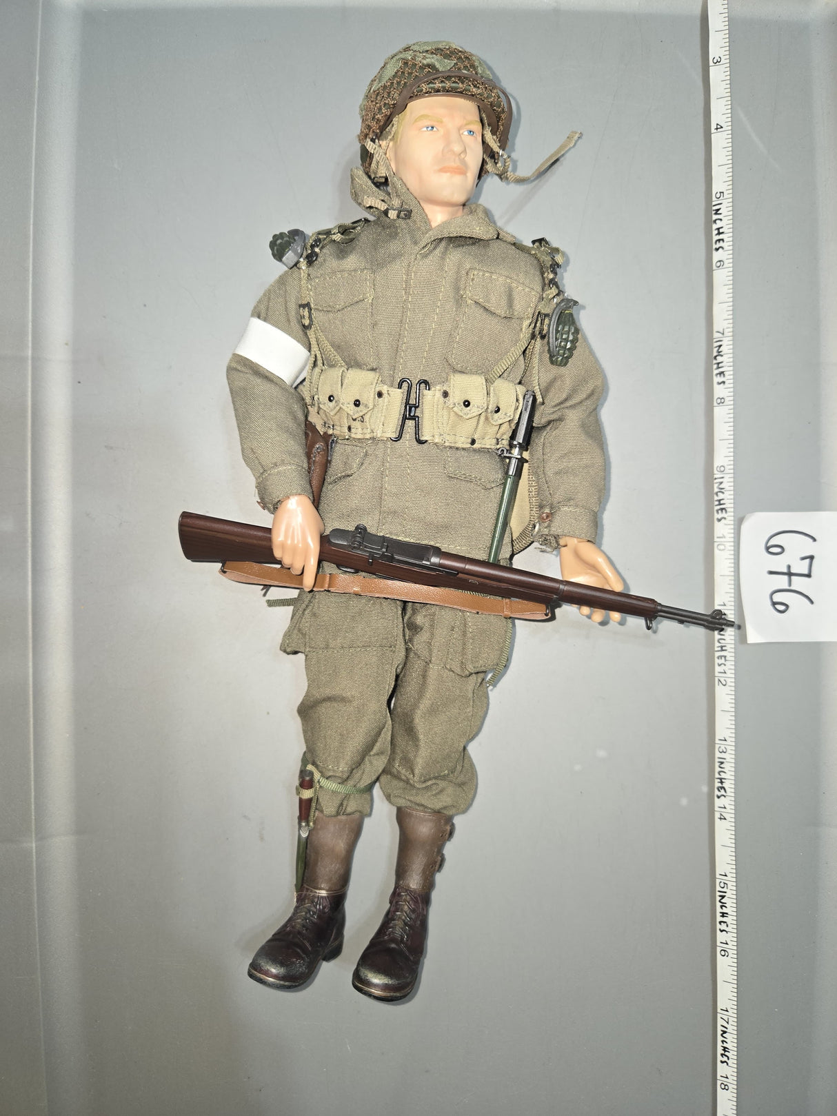 1:6 Scale WWII US Paratrooper Dressed Figure - Dragon