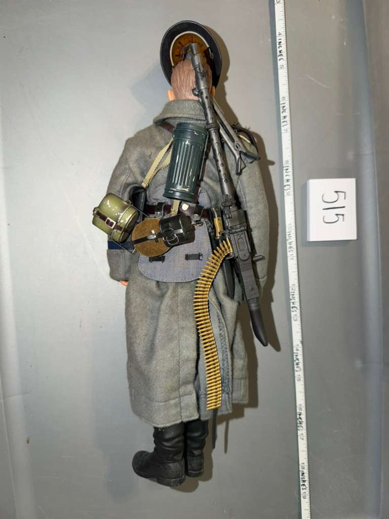 1:6 Scale WWII German Luftwaffe HG Grenadier Dressed Figure - Dragon