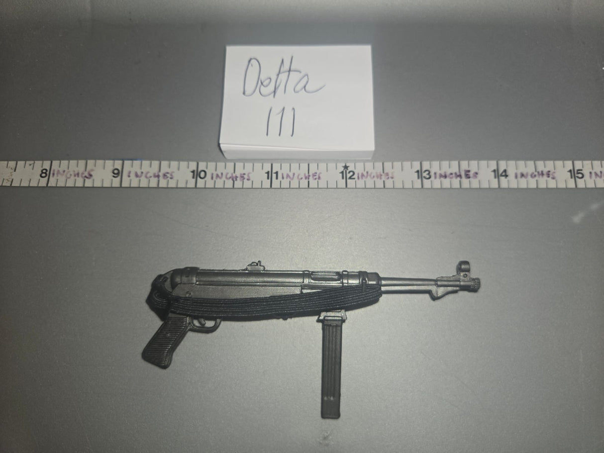 1/6 Scale WWII German MP-40 -