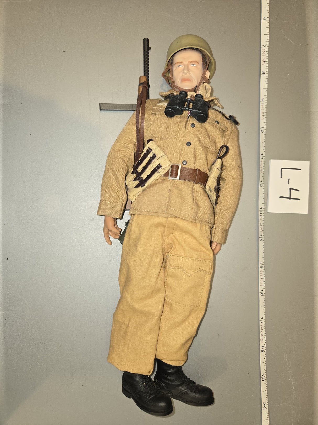 1:6 Scale WWII German Afrika Korps Fallschirmajger Dressed Figure - Dragon