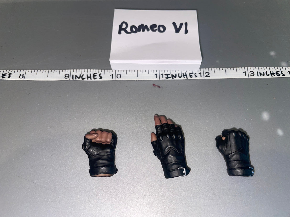 1/6 Scale Modern Gloved Hands