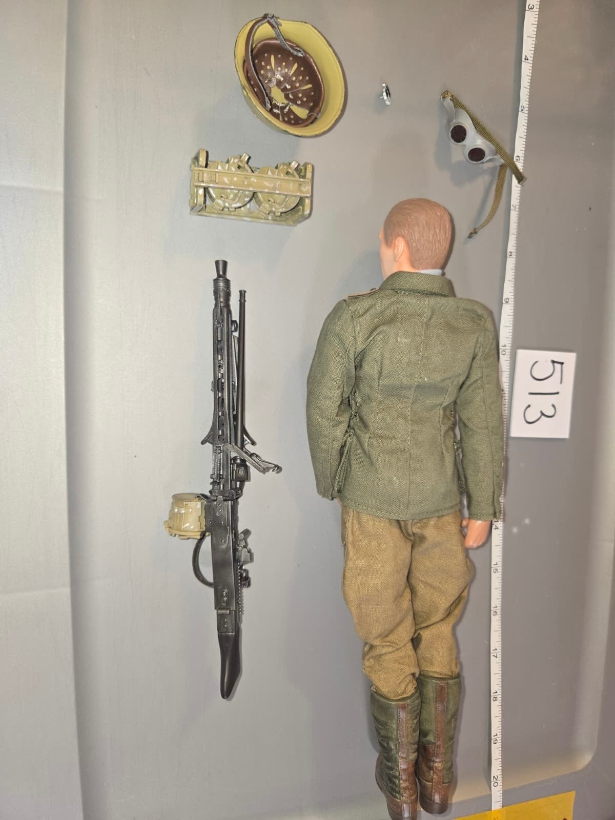 1:6 Scale WWII German Afrika Korps Machine Gunner Dressed Figure - Dragon