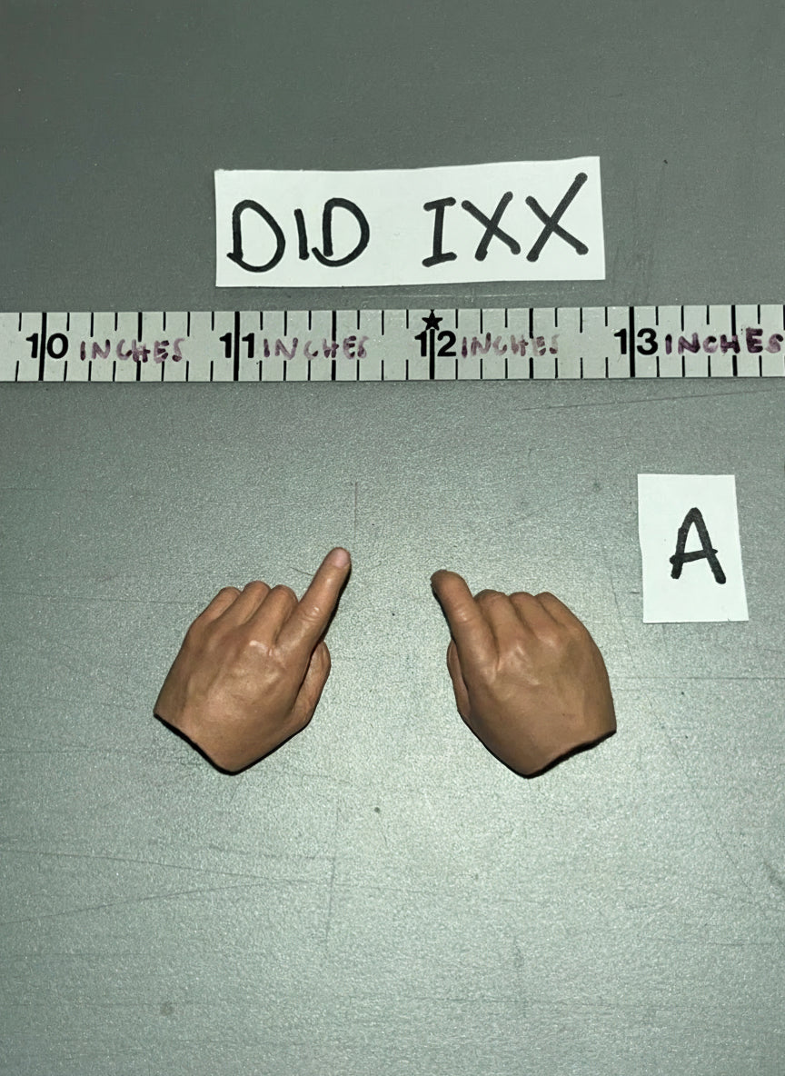 1/6 Scale WWII German Hand Lot - DID Medic Groger