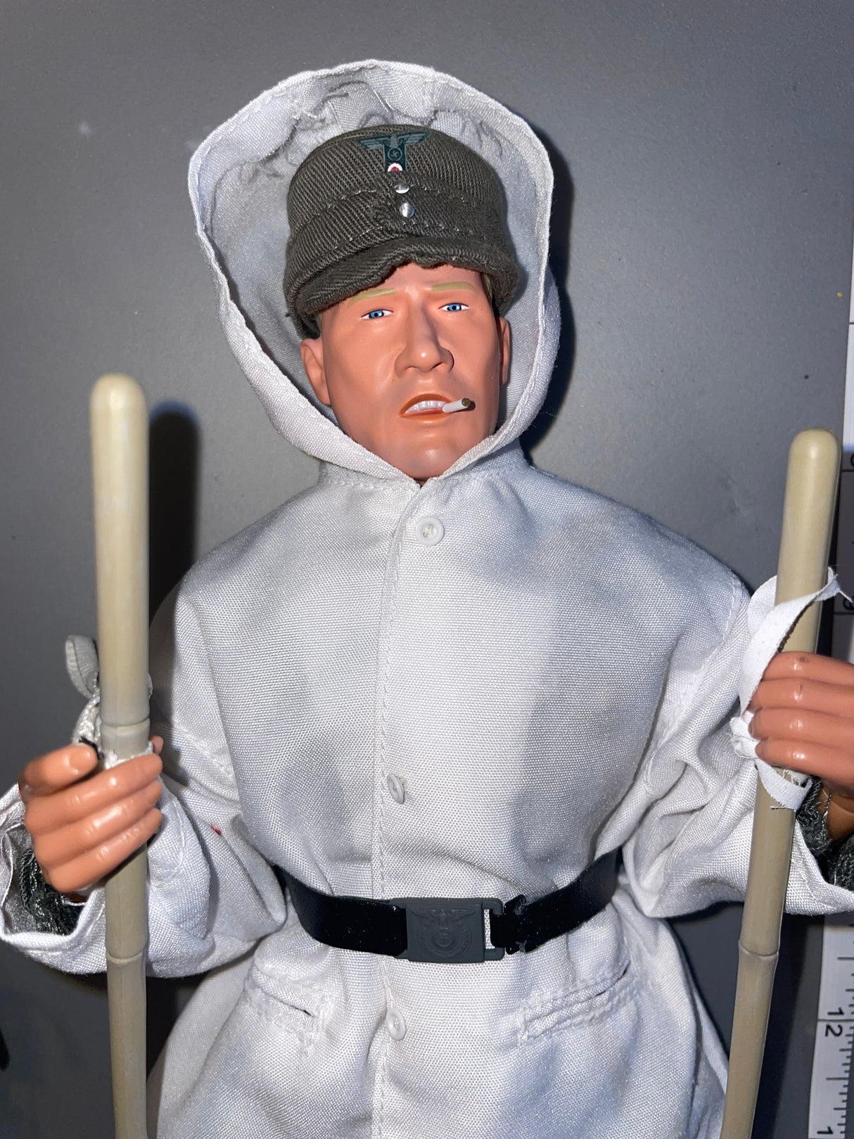 1:6 Scale WWII German Ski Tropper Dressed Figure - Dragon