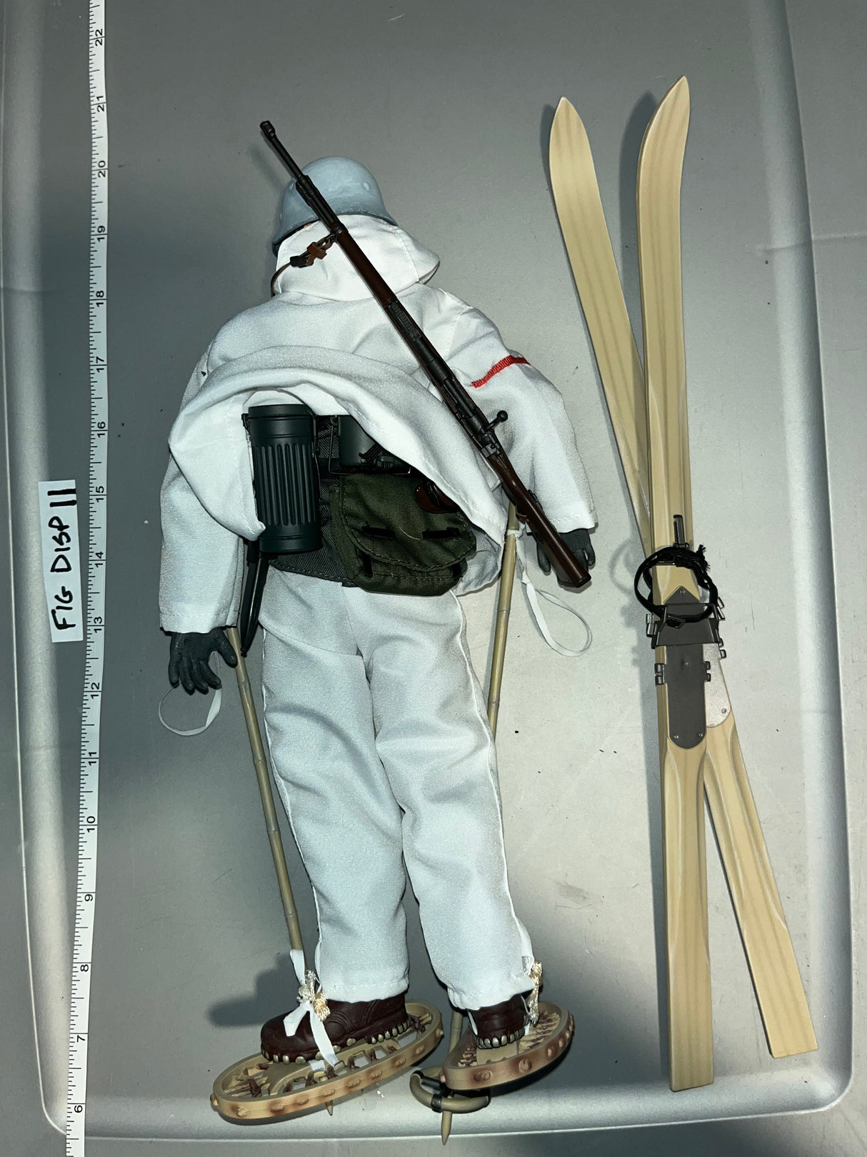 1:6 Scale WWII German Ski Tropper Dressed Figure - Dragon (*2P)