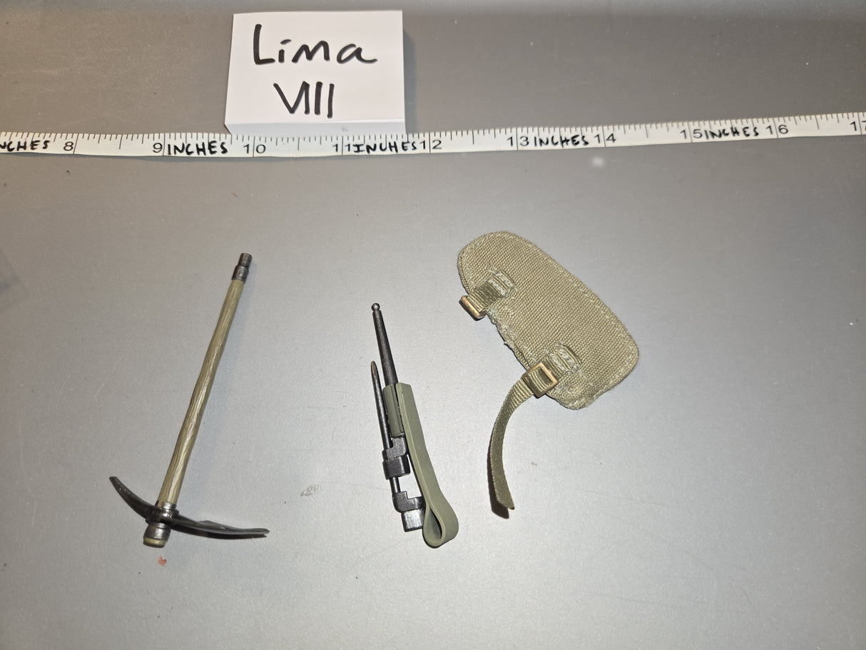 1/6 Scale WWII British Entrenching Tool and Bayonet