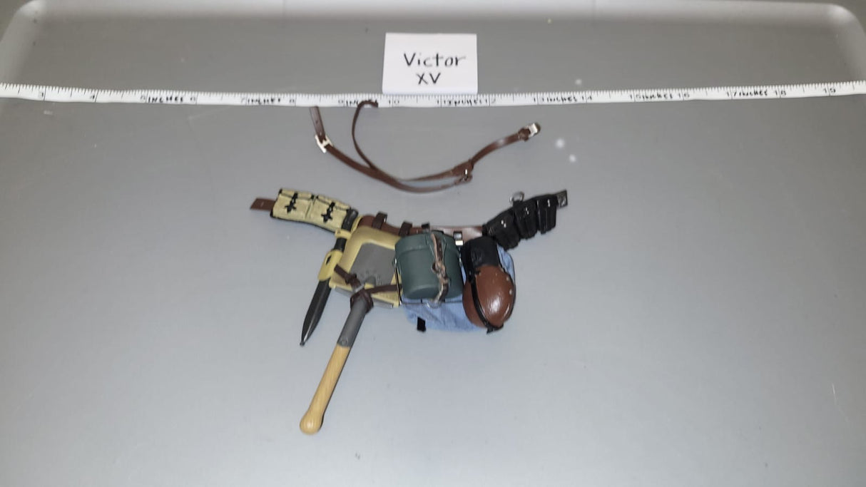 1/6 Scale WWII German Luftwaffe Fallschirmjager Field Gear Lot