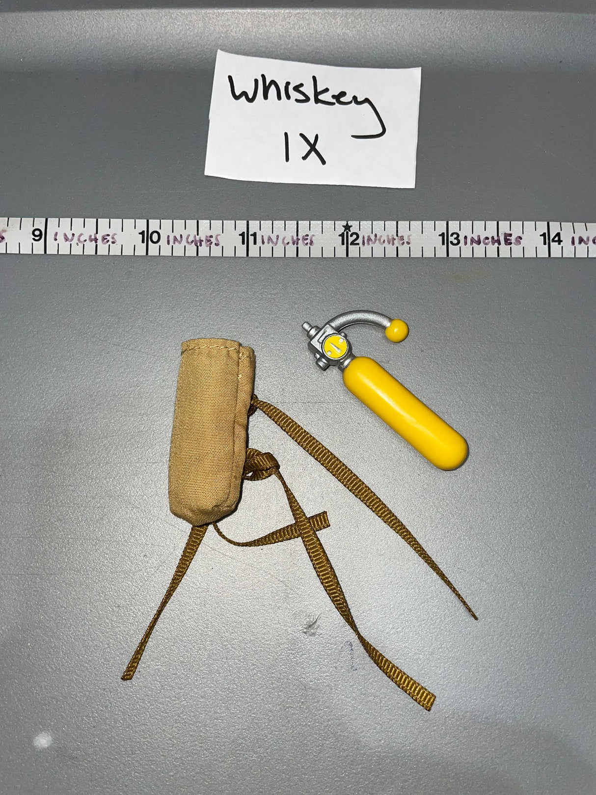 1:6 WWII US  Aviator / Pilot Oxygen Bottle