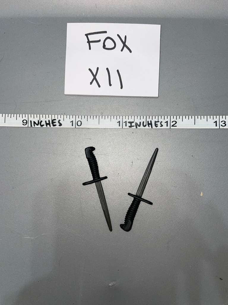 1/6 Scale WWII US Fighting Knife Lot