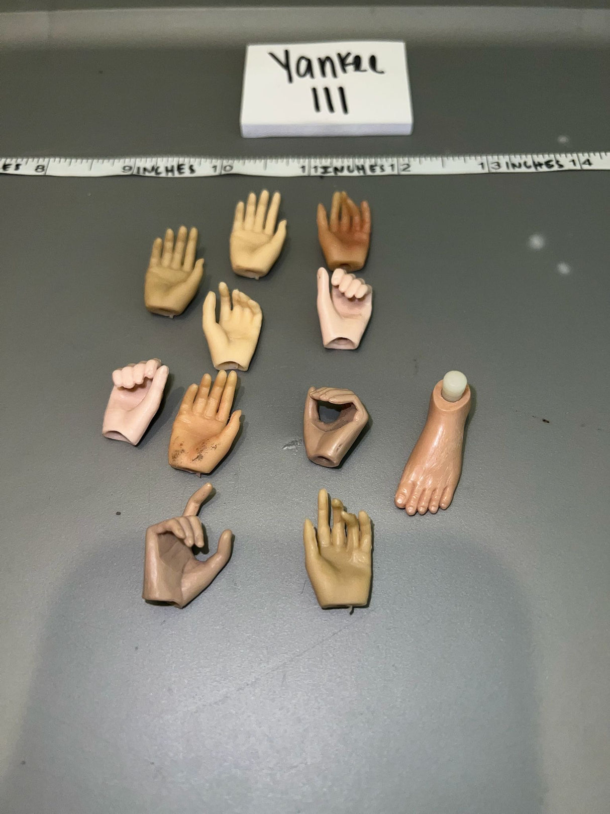 1/6 Scale Nude Figure Hand Lot