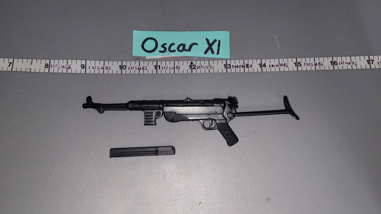 1/6 Scale WWII German MP-40 -