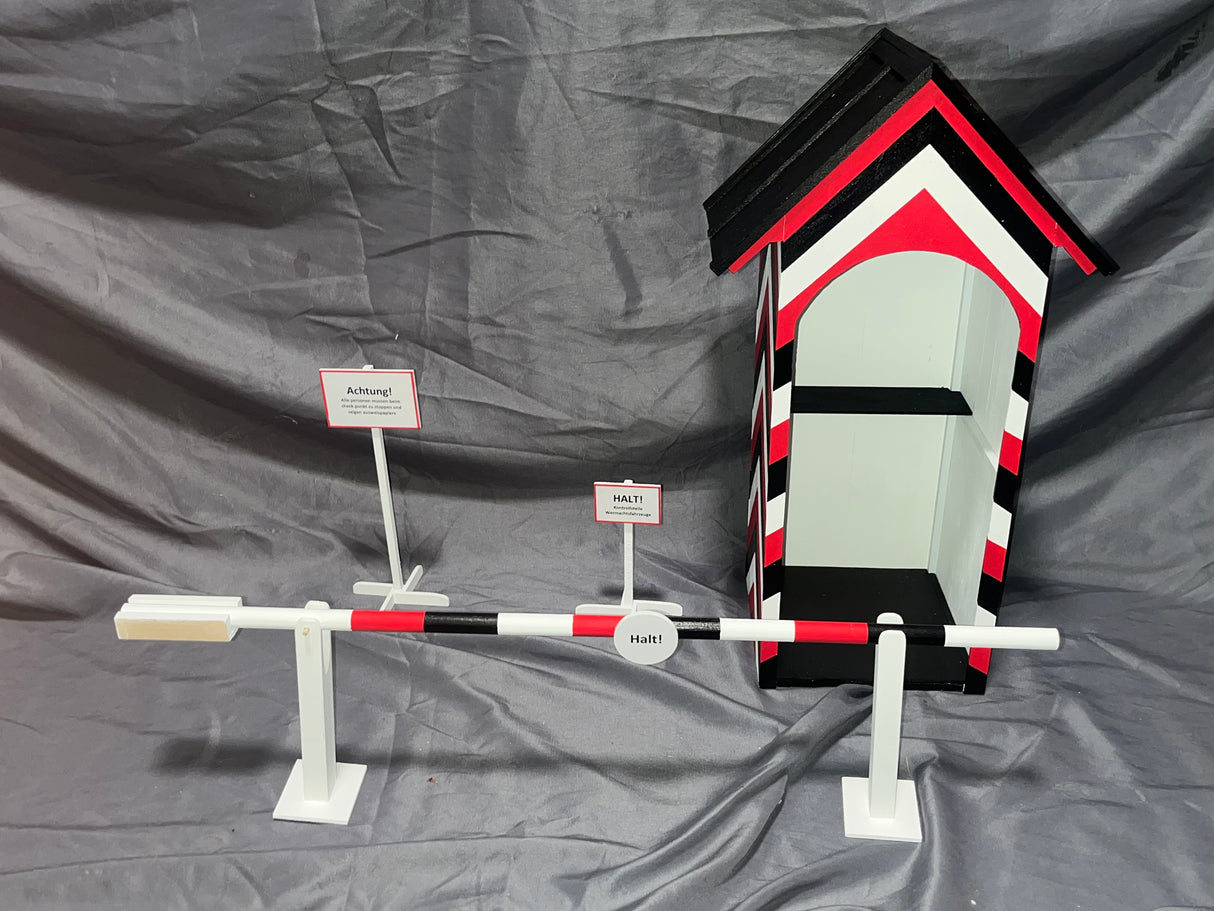 1/6 Scale WWII German Wood Guard Shack Set - Dale Guyer