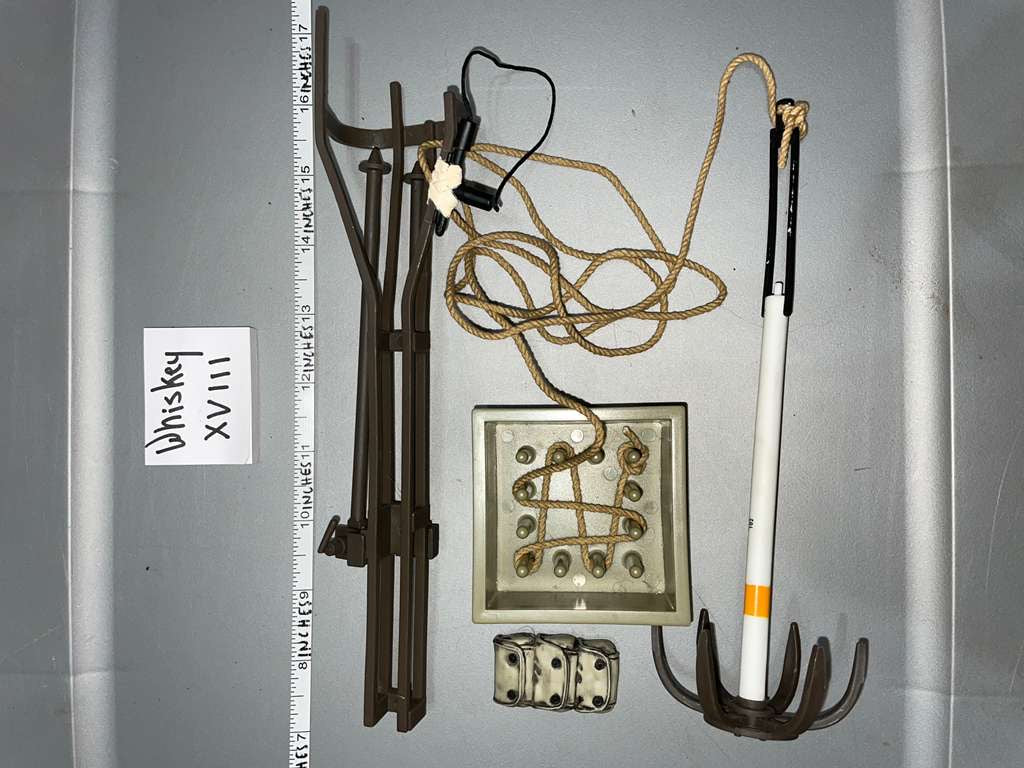 1:6 Scale WWII US D-Day Ranger Grappling Hook and Rope Rocket and launcher