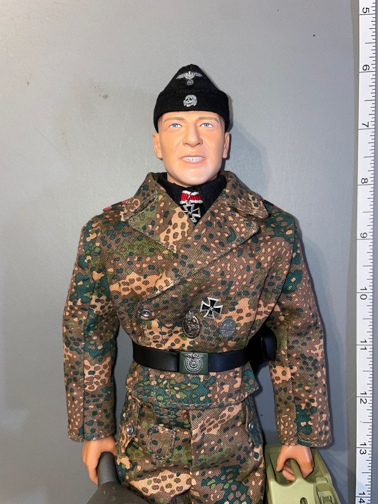 1:6 Scale WWII German Tanker Dressed Figure - Dragon