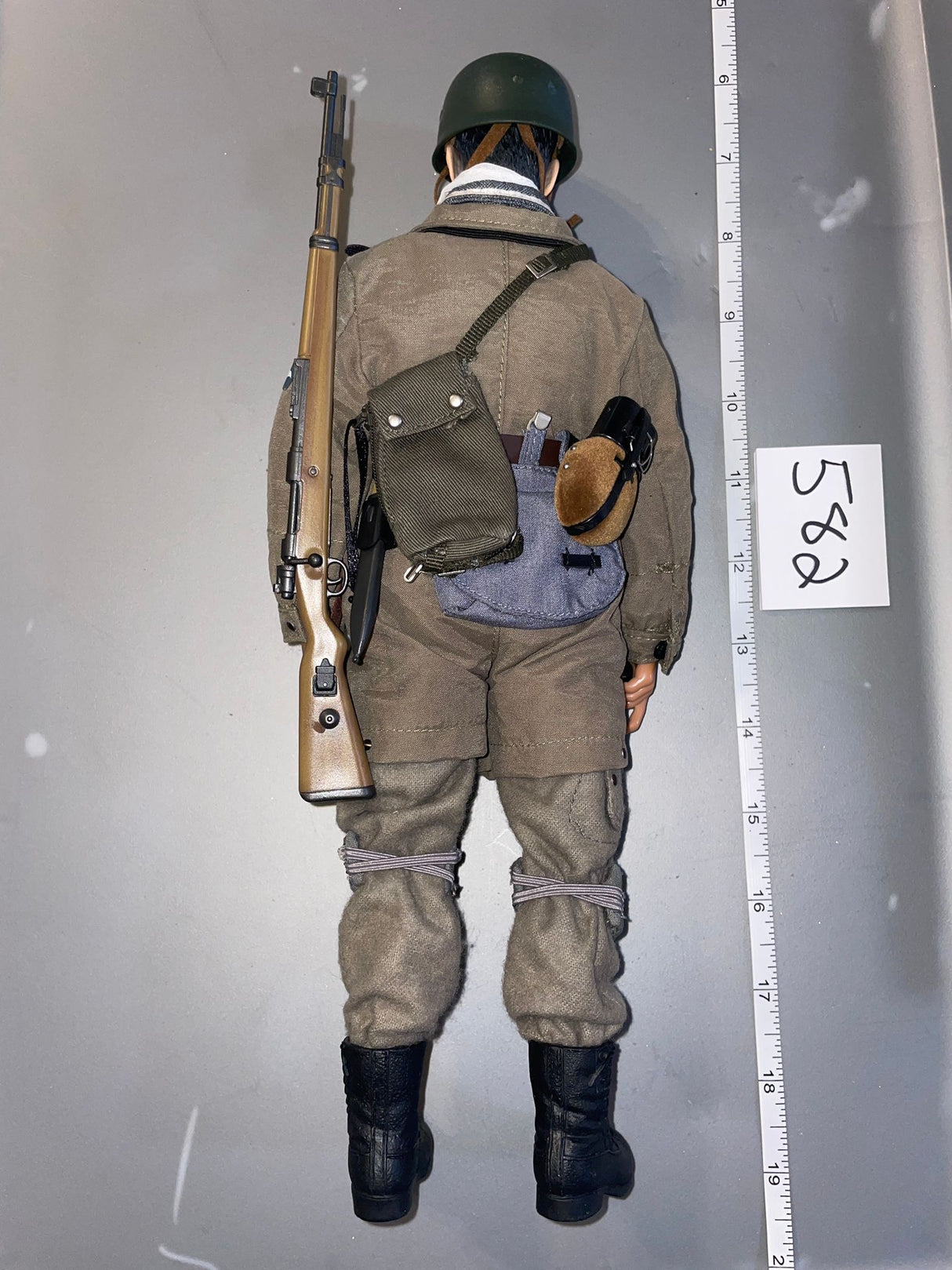 1:6 Scale WWII German Fallschirmjager Paratrooper Dressed Figure - Dragon