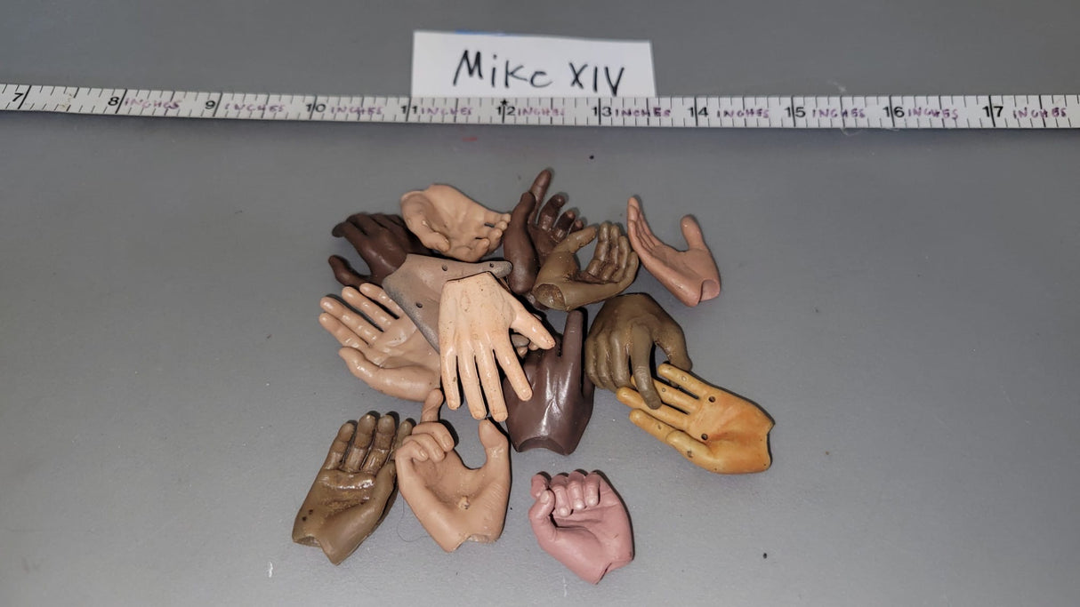 1/6 Scale Nude Figure Hand Lot