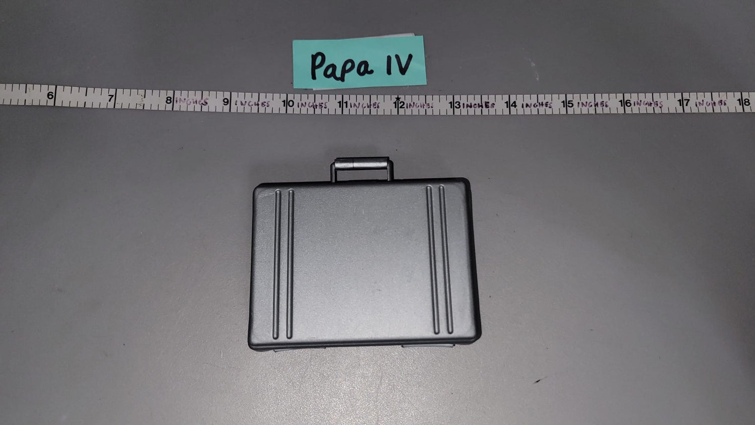 1/6 Scale Modern Era Hardside Case / Suitcase - Diorama