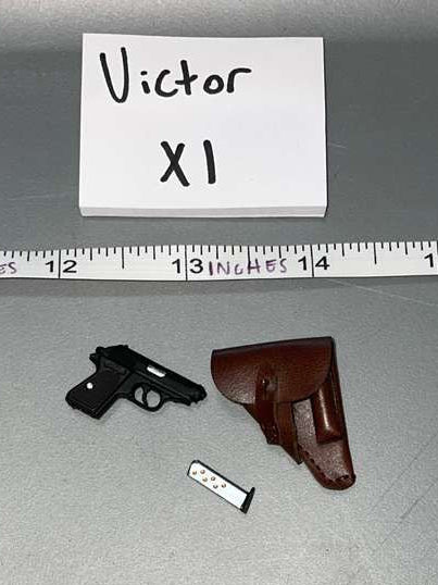 1/6 Scale WWII German Pistol and Holster