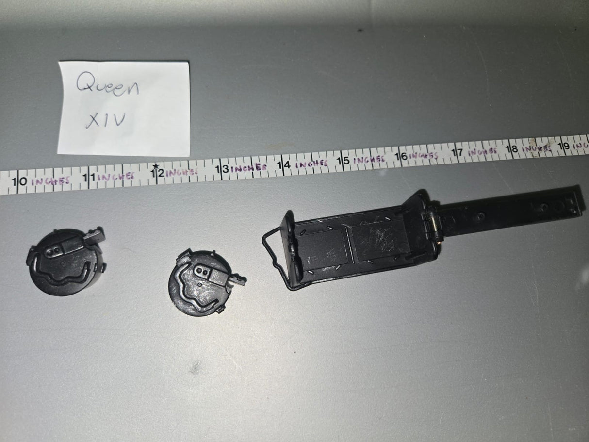 1/6 Scale WWII German Machine Gun Ammunition Snail Drums and Carrier