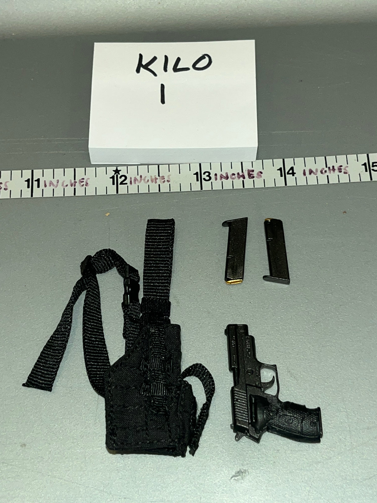 1/6 Scale Modern Pistol and Holster Set - UJINDOU Devgru Operation Neptune Navy Seal