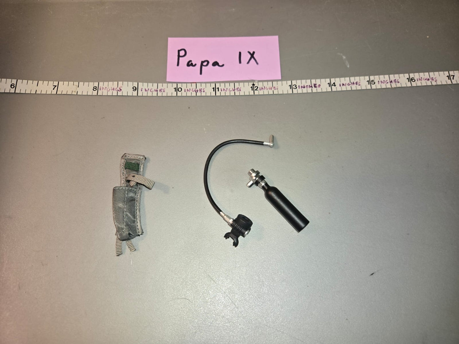 1/6 Scale Modern Era Oxygen Bottle Lot