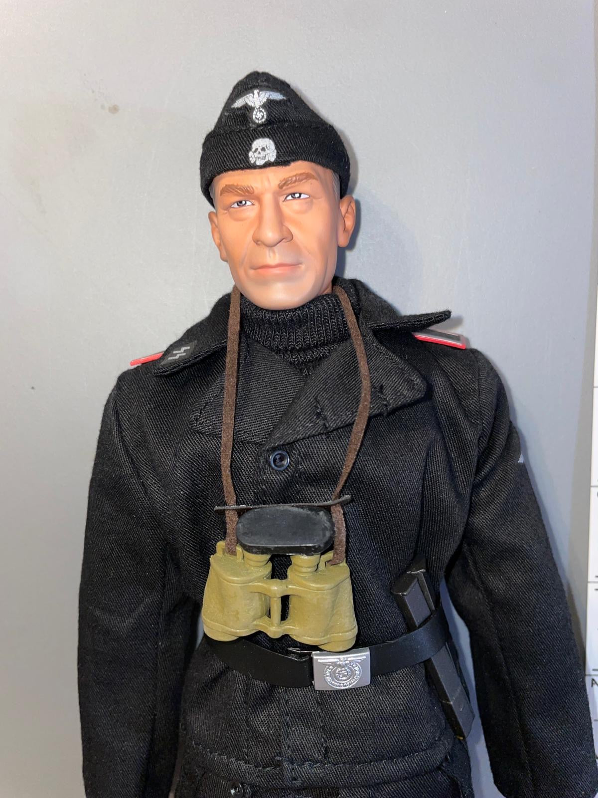 1:6 Scale WWII German Tanker Dressed Figure - Dragon
