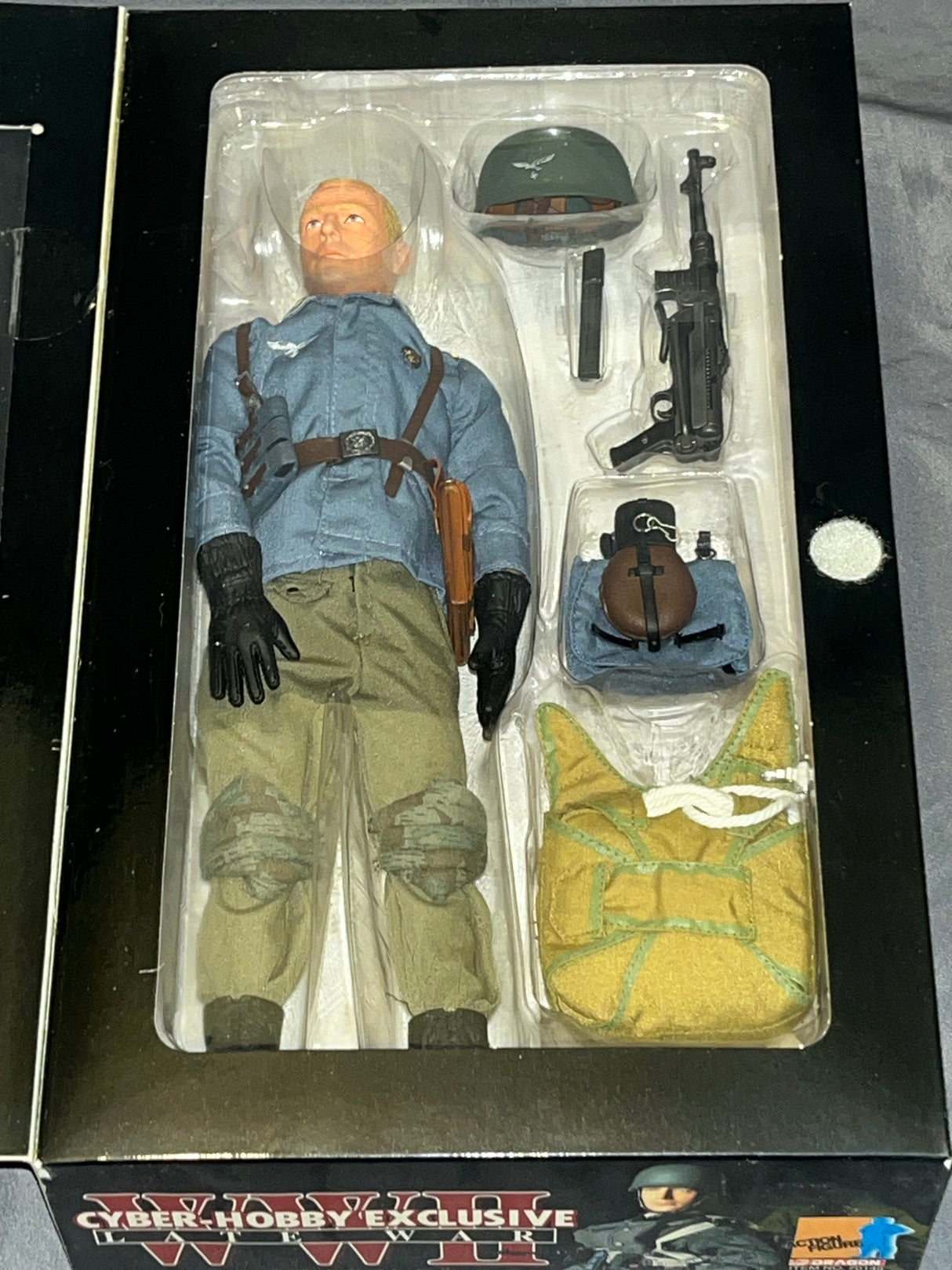 1/6 Scale WWII GERMAN Fallschirmjager Konrad - NIB Dragon Cyberhobby -