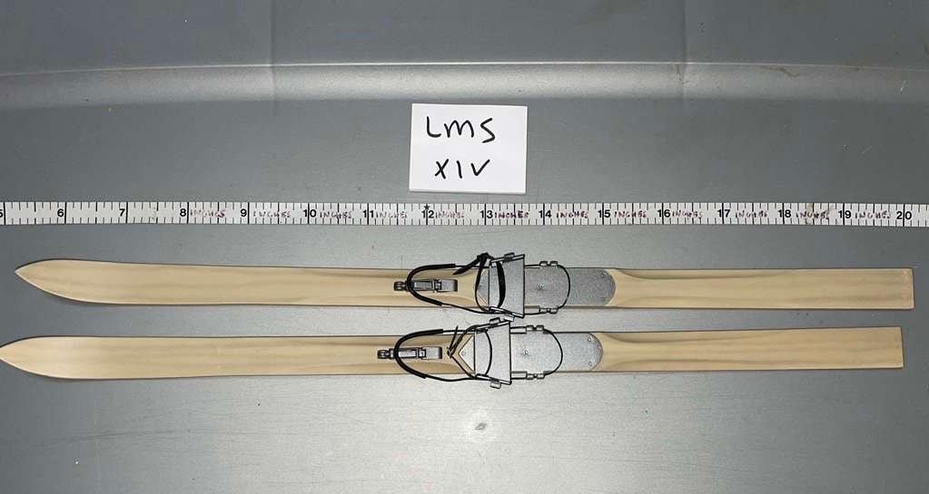 1/6 WWII German Gebirgsjager Ski Set