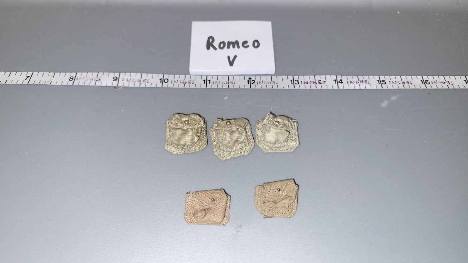 1:6 Scale WWII British Pistol Ammunition Pouches Lot