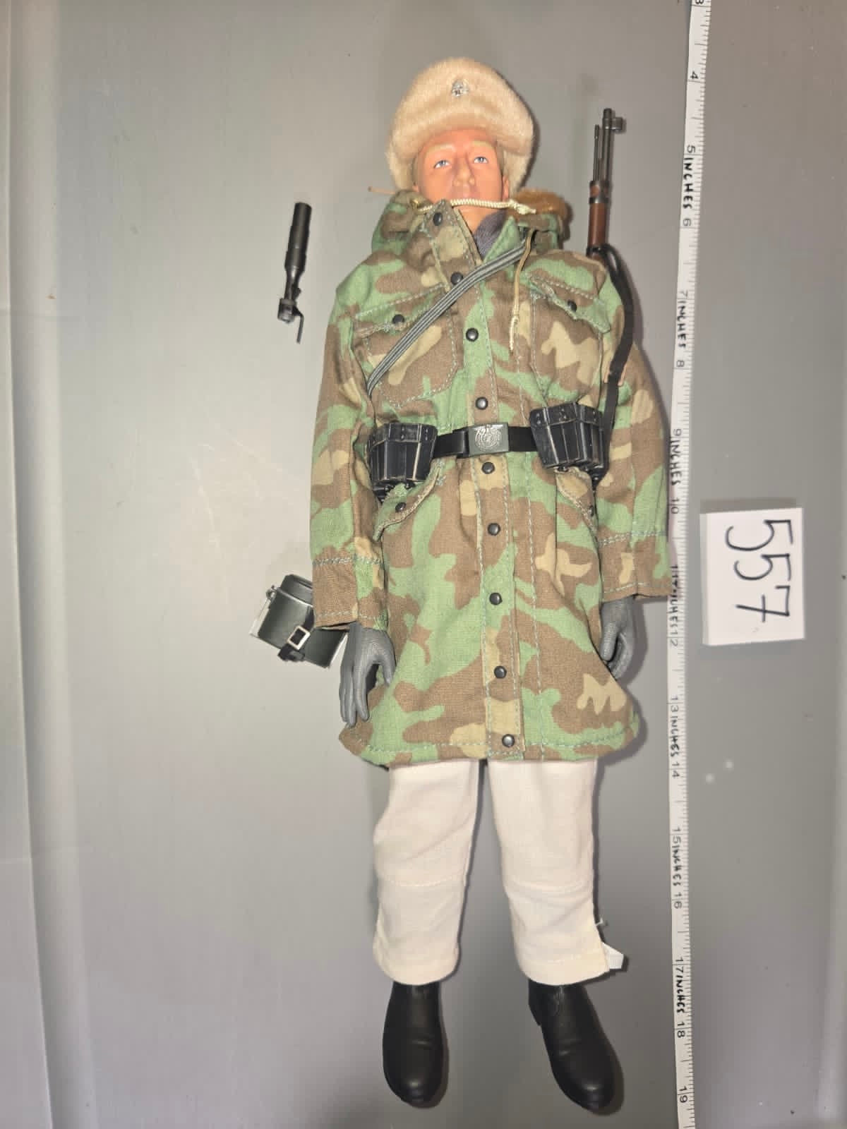 1:6 Scale WWII German Waffen Battle of Bulge Dressed Figure - Dragon