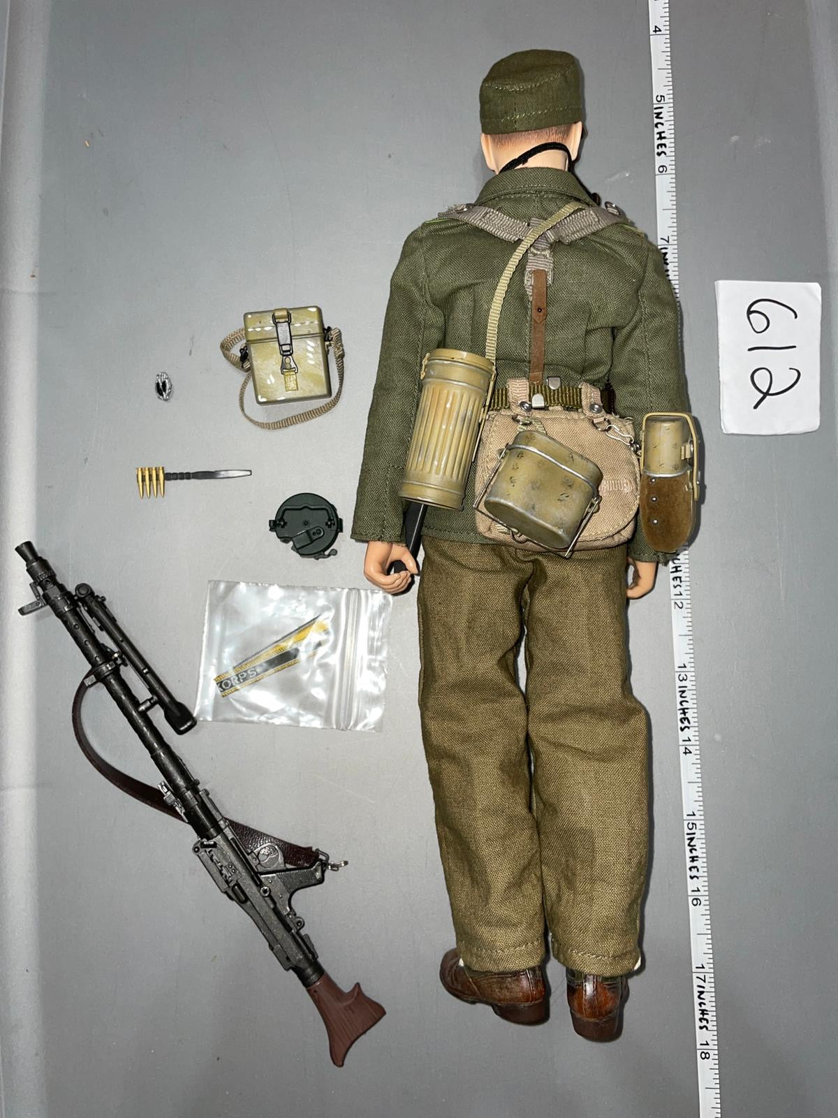 1:6 Scale WWII German Afrika Korps Machine Gunner Dressed Figure - Dragon