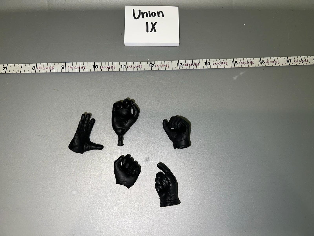 1/6 Scale Nude Figure Hand Lot - DID