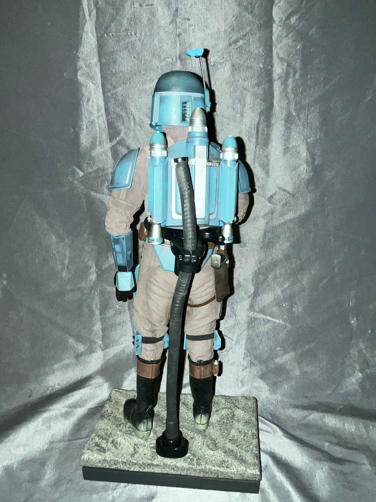 1/6 Scale Hot Toys Mandalorian Death Watch Figure - Marvel Comics