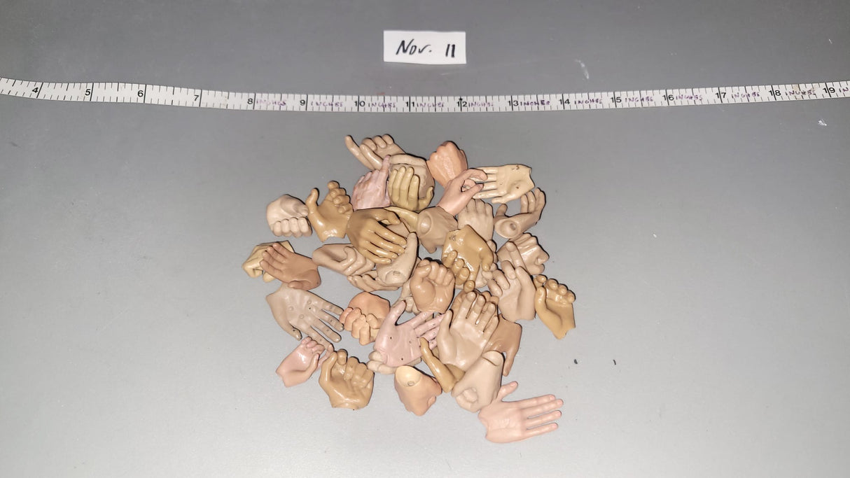 1/6 Scale Nude Figure Hand Lot